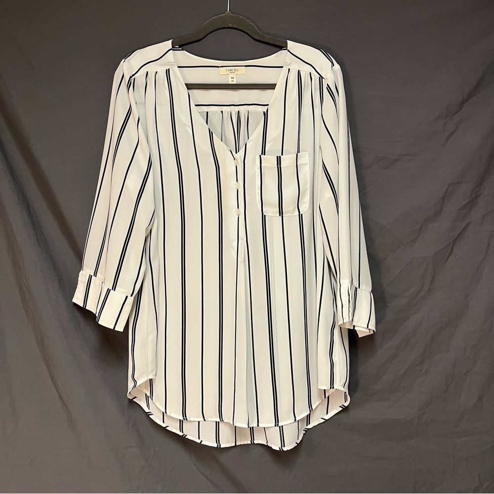 White and Blue Buttoned 3/4 Sleeve Blouse